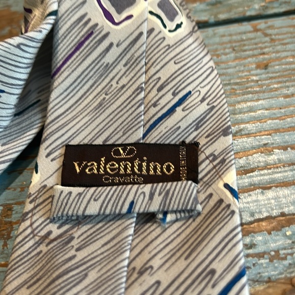 Vintage Valentino Blue and Gray Silk Tie Made in Paris - Picture 4 of 4